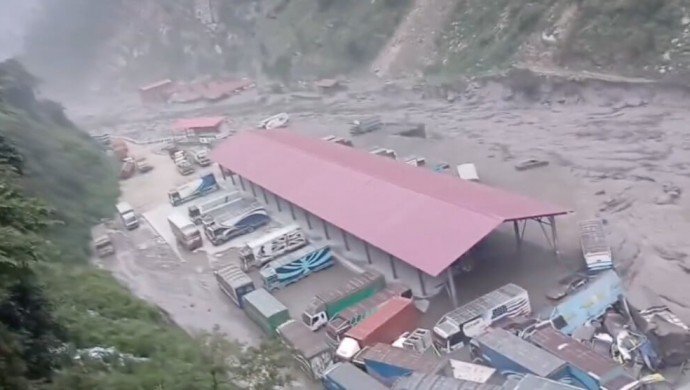 Nepal’de Şiddetli Yağışlar Can Aldı: En Az 42 Ölü