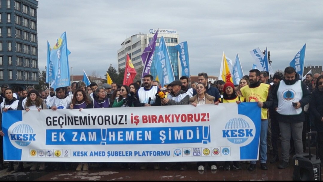 Kamu Emekçileri iş bıraktı: 